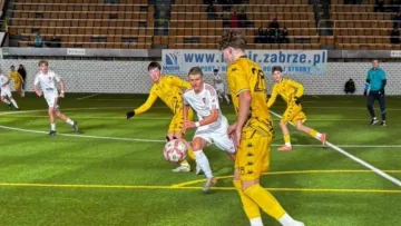 Юних гравців ЛНЗ і Руха цькували на турнірі в Європі: що відомо про скандальний інцидент