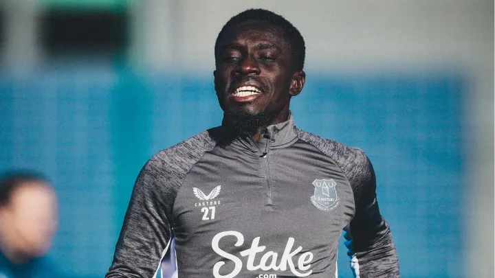 Партнер Миколенка вибачився? Антигерой Евертона в матчі проти МЮ звернувся до вболівальників «ірисок»