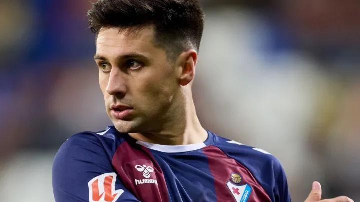 Фернандес отримає знайомого гравця: Карпати близькі до трансферу вінгера Ейбара