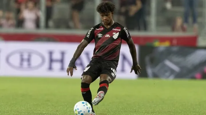 Бразильський вундеркінд на підході: Шахтар майже закрив трансфер – футболіст вирушив на медогляд