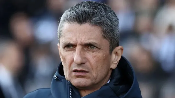 Луческу терміново вирушив до аеропорту: не було зроблено жодних заяв