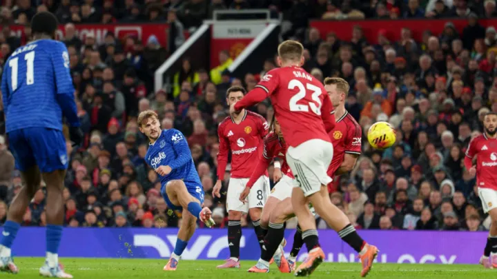 Попри безглузде вилучення: Евертон із Миколенком здолав Манчестер Юнайтед