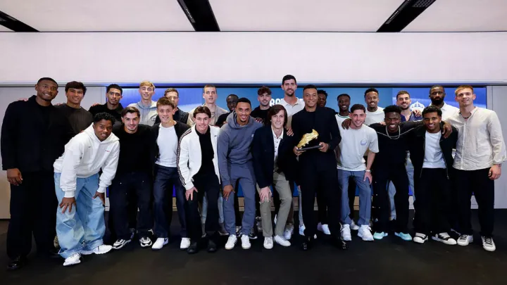 Лунін відвідав урочисту подію: український воротар привітав партнера з отриманням престижної нагороди