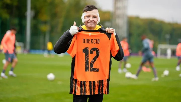 Ахметов зробив великий подарунок хлопчику: власник Шахтаря придбав квартиру для пораненого від обстрілу Романа