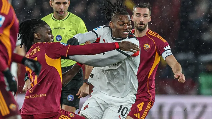 Піднялися до трійки лідерів: Рома Артема Довбика врятувалася від поразки у битві з Міланом