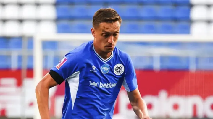 Гратиме у клубі-сенсації: колишній захисник Полісся та Чорноморця офіційно знайшов нову команду