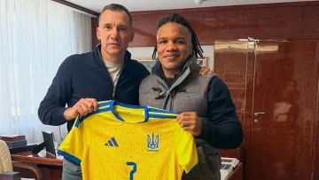 Шевченко ощасливив олімпійського чемпіона своїм подарунком: «Кумир мого дитинства‎»