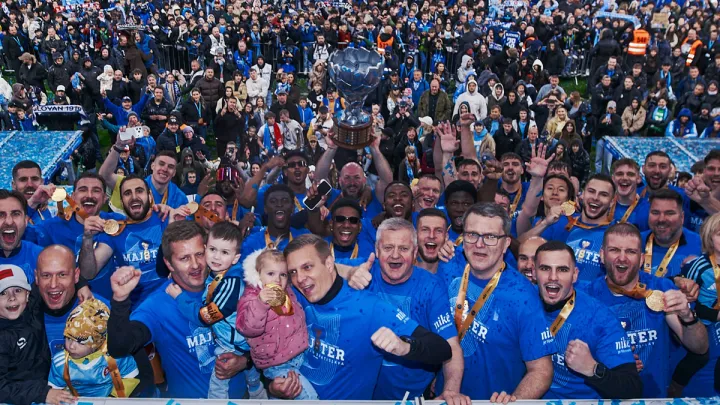 Двоє українців відсвяткували чемпіонство в Європі: огляд заключної гри сезону