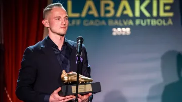 Родич українського журналіста отримав визнання в Європі: захисник став найкращим гравцем року