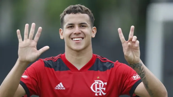 Вихованець чемпіонів Південної Америки: 21-річний хавбек перебуває на перегляді у Вересі