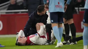 «Це жахливо»: ексгравець Реала та Інтера не стримався після жахливої травми Зінченка в Аяксі