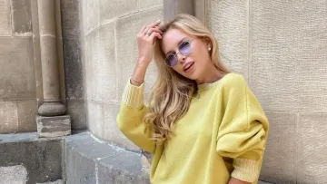 Єдина жінка-президент в УПЛ, дружина мільйонера та співачка: ось хто така сьогоднішня іменинниця Думанська