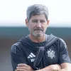 Колишній головний тренер чотирьох клубів УПЛ виявився затребуваним за кордоном: яку команду очолив Костов