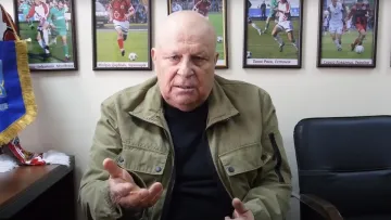 «‎Не хотів працювати, але коли бачу оці нюанси…»: легендарний фахівець може повернутися у футбол