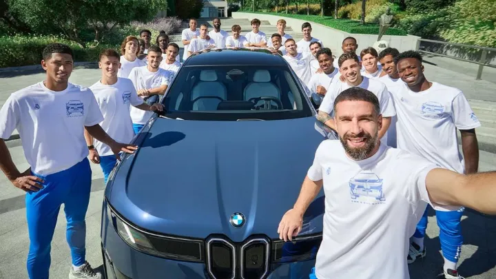 Лунін отримав новий автомобіль в Реалі: фото неймовірної інноваційної моделі BMW
