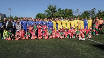 Зірки українського футболу проти вітчизняних журналістів: у Києві зіграли матч на підтримку дітей