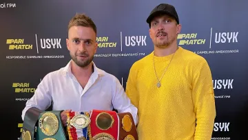 Відомий коментатор і Усик провели спільне тренування: писали, що чемпіон влаштував його на роботу в Полісся