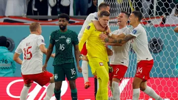 Воротар збірної Польщі підтримав Україну після матчу на ЧС-2022: відео важливого вчинку