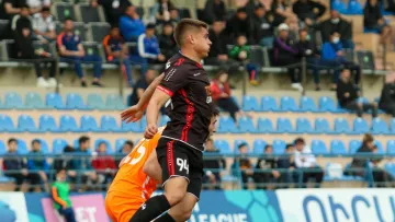 «Потрапляєш у зовсім інший світ»: капітан Кривбасу розповів про неоднозначну країну, в якій він грав