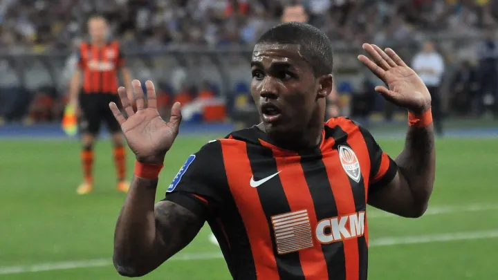 Сенсаційна «багатоходівка» від ексзірки Шахтаря та Баварії: Дуглас Коста виступатиме у четвертій лізі Італії