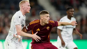 «Довбик може зробити великою Рому і себе»: легендарний Тотті вийшов на публіку і підтримав українського гравця