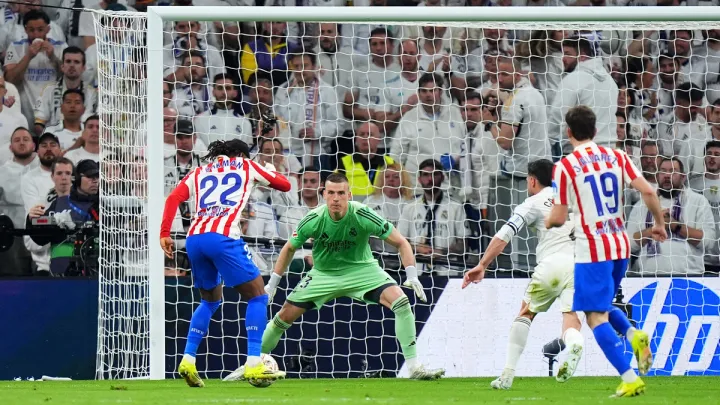 «Те, що можна було врятувати – Лунін врятував»: преса Іспанії оцінила виступ українця в матчі Реал – Атлетіко