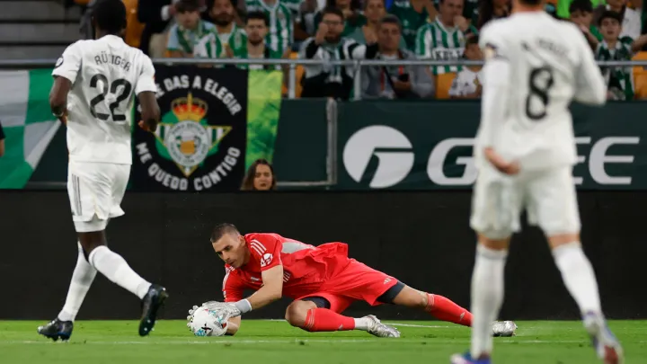 «Чому ти не грав так проти Баварії?»: фанати Реалу прокоментували виступ Луніна проти Бетіса