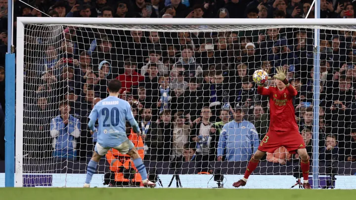 «Не рухайся, що б не сталося»: тренер воротарів Реалу розкрив секрет відбитого пенальті Луніна проти Ман Сіті