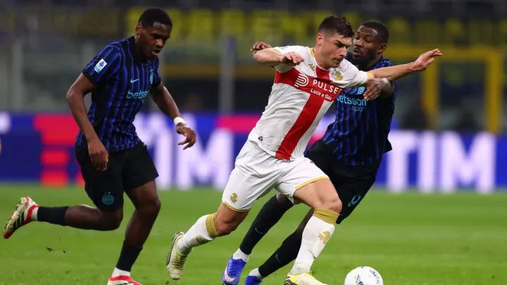 Малиновський отримав жовту картку і був замінений в перерві: Дженоа на виїзді програла Інтеру