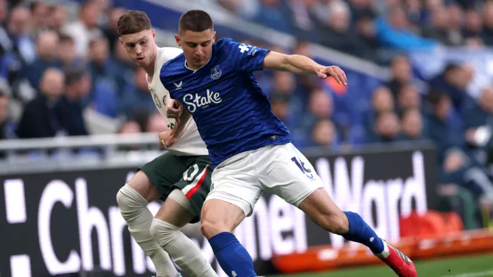 «Найкращий матч Миколенка у футболці Евертона»: фанати «ірисок» в захваті від гри українця проти Челсі в АПЛ