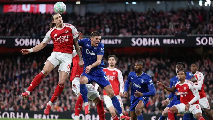 У грі проти Арсеналу в Миколенка не тримався м'яч в ногах: повна статистика й оцінки захисника Евертона