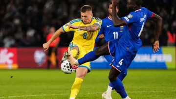 Леоненко закрив питання скандального епізоду з матчу України: чи мав суддя поставити пенальті у ворота Франції