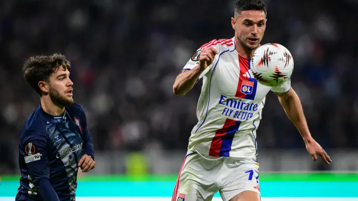 «Що це за гравець?»: жорстка реакція фанатів Ліона на виступ Яремчука після вильоту з Ліги Європи