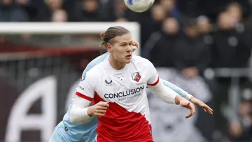 «Український Голанд‎» не врятував у матчі з червоною карткою: команда Степанова програла Феєнорду