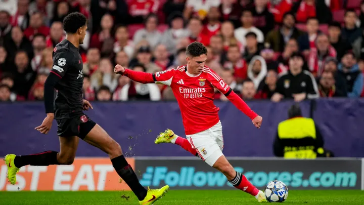 «Судаков коштував цілий статок, а він просто ще один, хто нічого не вміє»: фани Бенфіки оцінили виступ хавбека