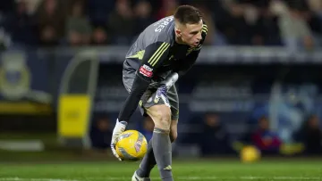 Трубін знову пропустив, Судаков не забив, але Бенфіка перемогла Ароуку: оцінки й статистика українців