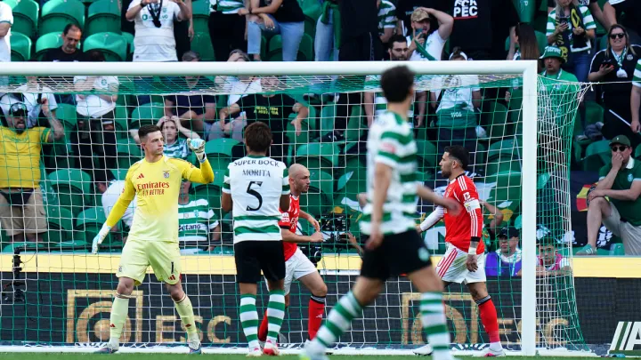 Бенфіка вирвала перемогу у Спортінга в дербі португальської столиці: Трубін відбив пенальті