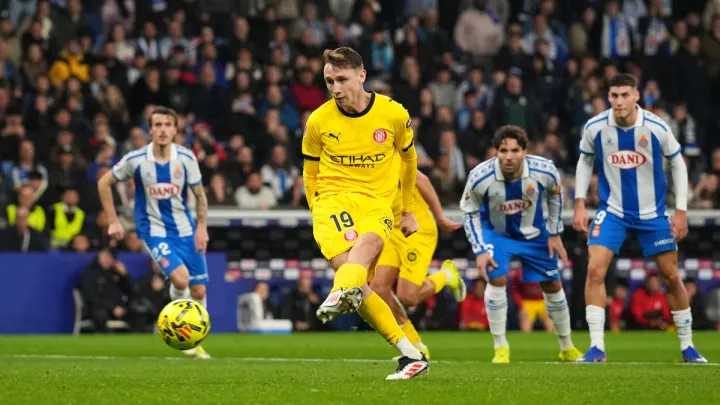 Ванат забив за Жирону у третьому матчі поспіль: форвард збірної України з другої спроби реалізував пенальті