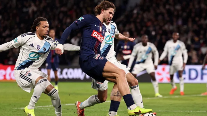 ПСЖ разом із Забарним сенсаційно вилетіли з Кубка Франції: яка статистика та оцінка захисника збірної України