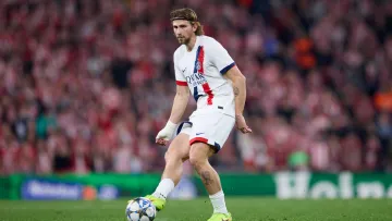 «Трамп, поверни Премію миру ФІФА Сансету»: преса Франції – про перший спільний матч Забарного і Сафонова у ПСЖ