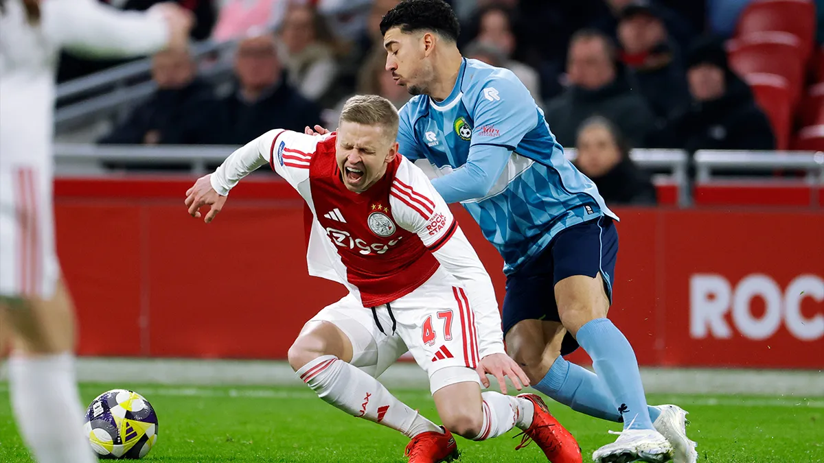 Зінченко дебютував у стартовому складі Аякса, але зіграв тільки шість хвилин: що сталося з українцем