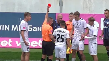 Ракицький не стримав нерви і був вилучений за удар головою в обличчя суперника: що сталося в матчі Чорноморця