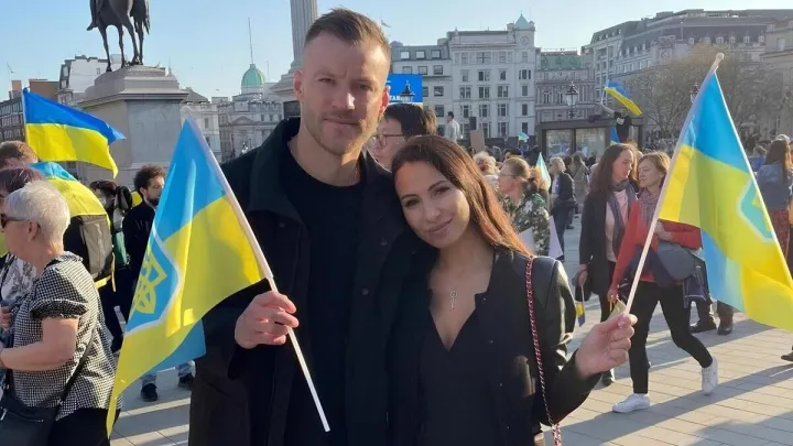 Після народження трьох синів: дружина Ярмоленка вразила кадрами в бікіні на відпочинку