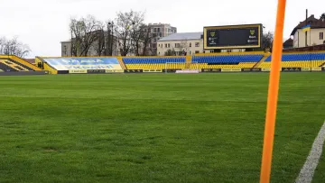 Буковина готує стадіон у Чернівцях: стартові тури УПЛ переможець Першої ліги проведе в іншому місті