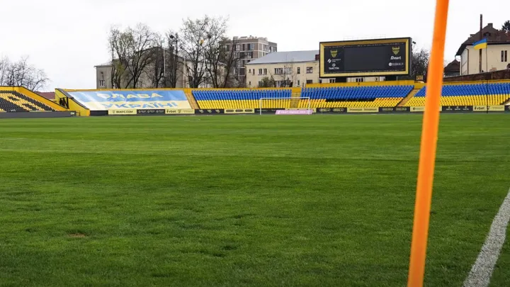 Буковина готує стадіон у Чернівцях: стартові тури УПЛ переможець Першої ліги проведе в іншому місті