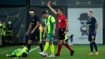 «З такою грою без шансів»: реакція вболівальників Дніпра-1 на поразку від АЕКа у відборі Ліги Європи
