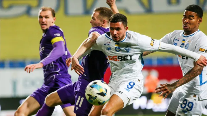 «Всі хочуть познущатися над хворим левом»: відомий тренер сказав все, що думає про гру Динамо цього сезону