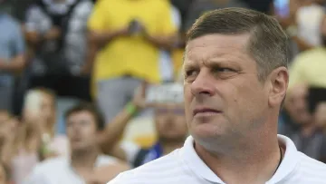Лужний погодився очолити іноземну команду: легенда Динамо може розминутися з гравцем киян