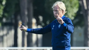 «На мене вже руку піднімають»: дружина Михайличенка прокоментувала скандал між легендою Динамо і сантехніком