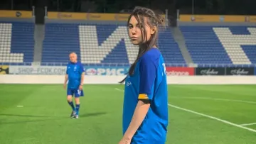 «Наш курятник‎»: донька Суркіса показала «тренди 2025‎» – у цьому образі дружину захисника Динамо ви не бачили